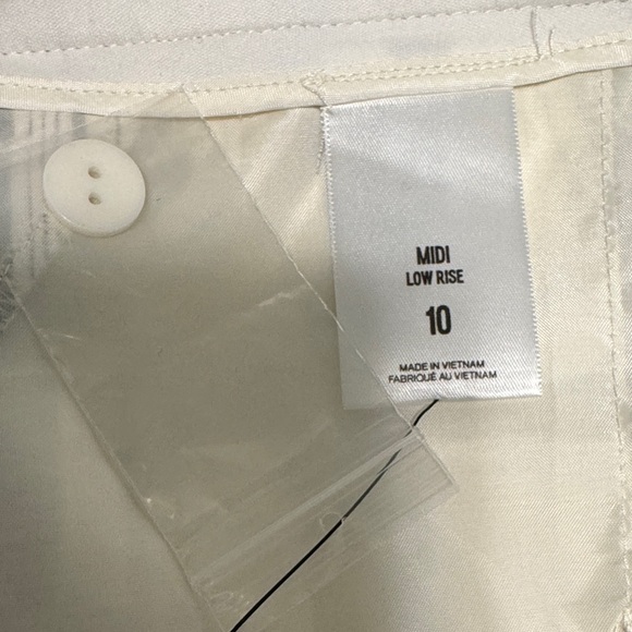 Express Women's Black and White Striped Shorts - Picture 6 of 6